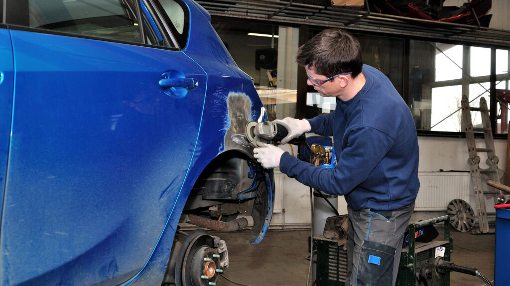 finding the best car body repair shop when you need one tips for finding the best car body repair shop